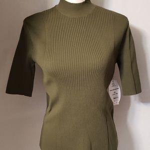 ❤️3/$30 Mock neck olive green top XL